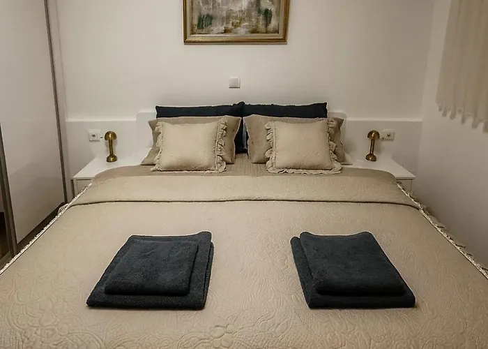 아파트 Luxury In C1